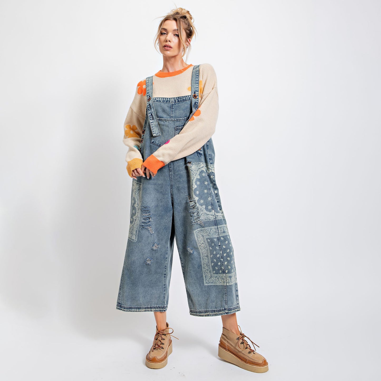 Salopette-pantalon en denim délavé, coupe ample