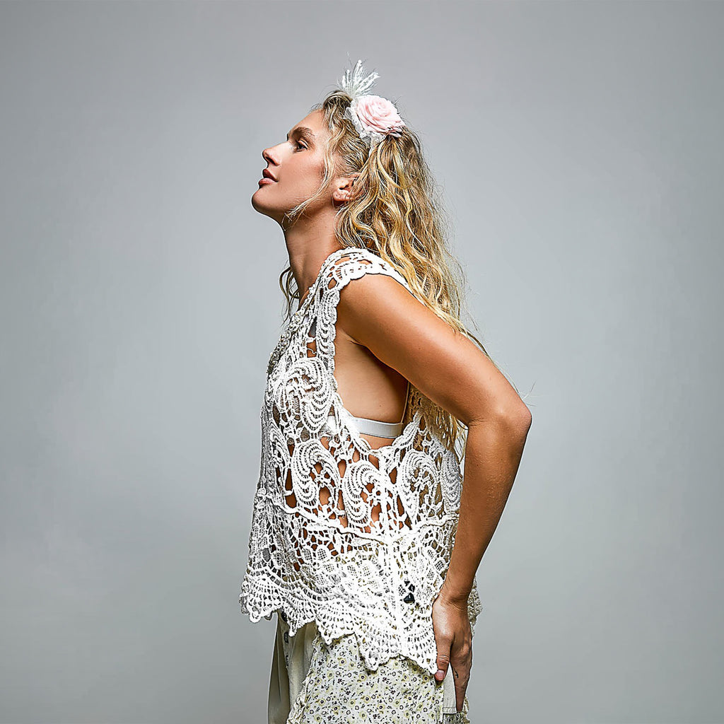 POL Crochet Lace Neck Cropped Top