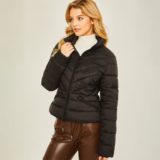 Look and feel your best in this luxurious and stylish Women's Zip-Up Puffer Jacket. 